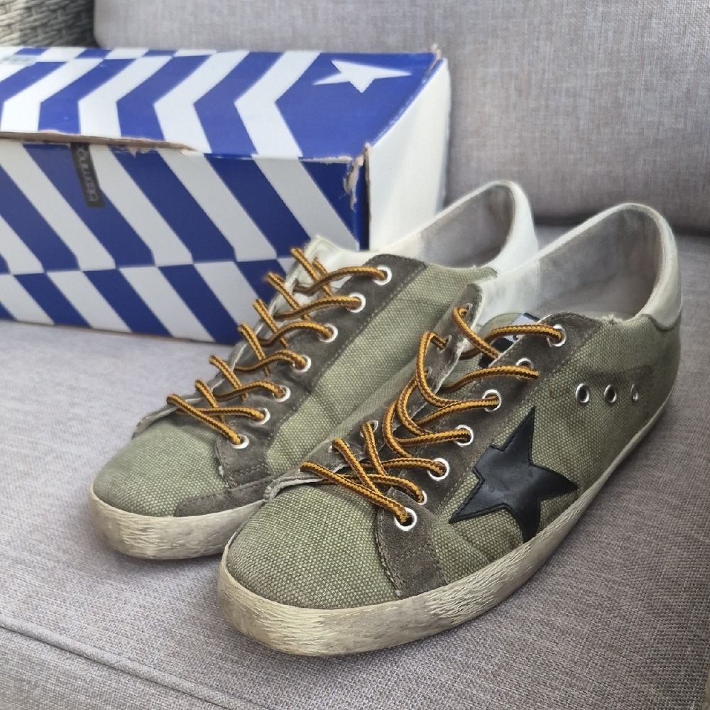 Green and White Sneakers with Black Star - Picture 5 of 6